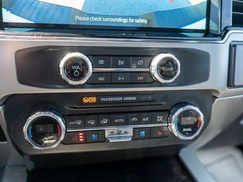 Used 2022 Ford F250 Lariat w/ Lariat Ultimate Package AWD/4WD image 33