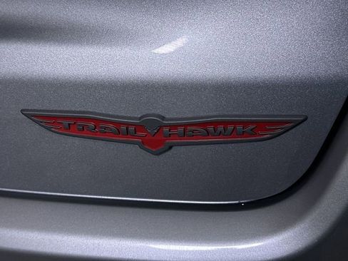 Used 2024 Jeep Compass Trailhawk AWD/4WD image 33