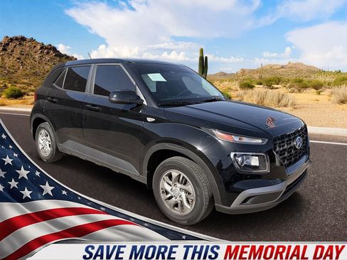 Used 2023 Hyundai Venue SE FWD image 1