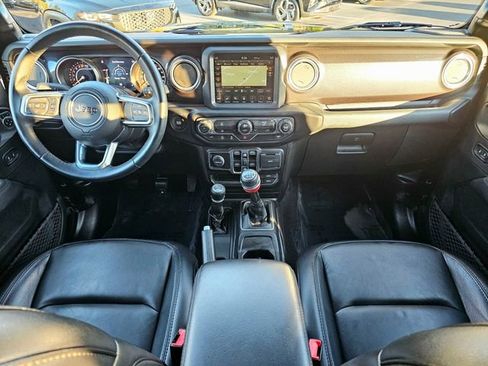 Used 2020 Jeep Wrangler Unlimited Sahara image 27