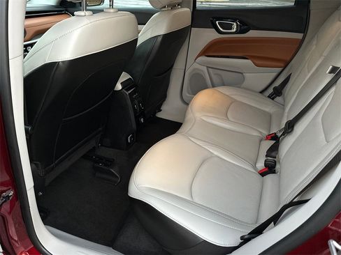 Used 2022 Jeep Compass Limited image 17