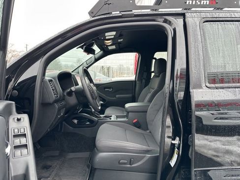 Certified 2023 Nissan Frontier SV w/ Midnight Edition Package image 21