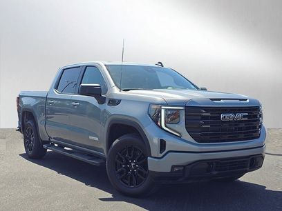 Used 2024 GMC Sierra 1500 Elevation w/ LPO, Elevation Black Package