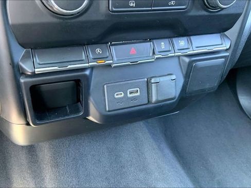 Used 2020 Chevrolet Silverado 1500 LT AWD/4WD image 32
