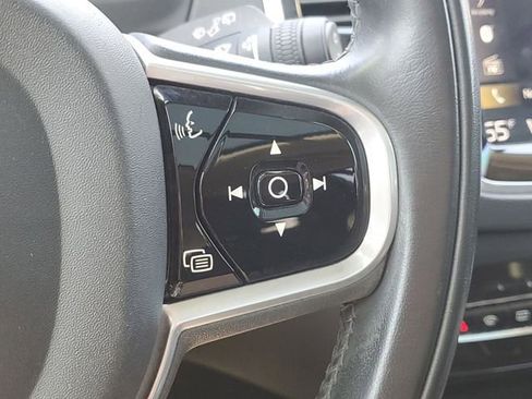 Used 2018 Volvo XC90 T5 Momentum w/ Convenience Package FWD image 16