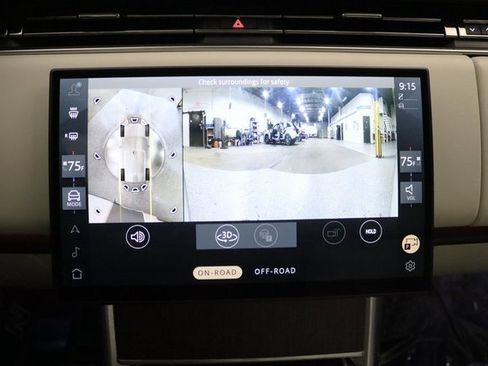 Used 2024 Land Rover Range Rover SE image 26