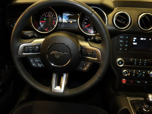 Used 2019 Ford Mustang Coupe image 11