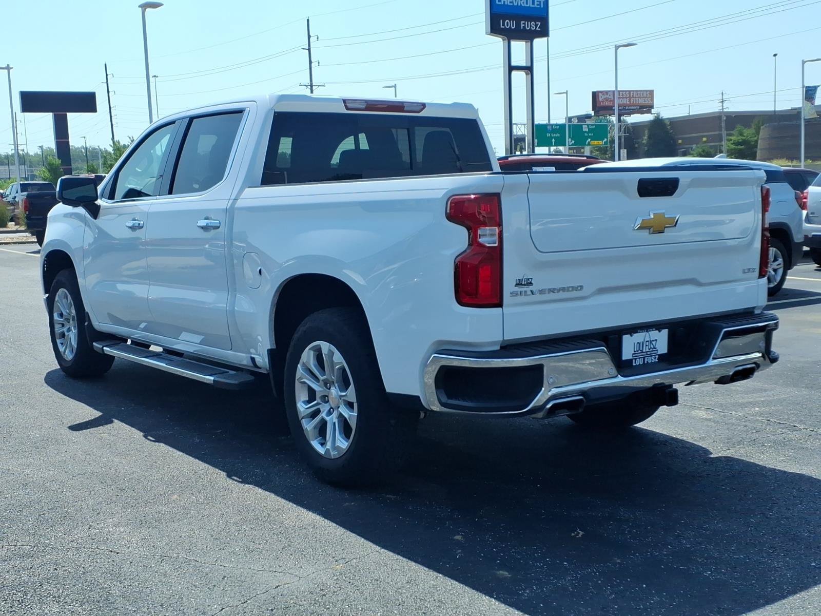 Used 2025 Chevrolet Silverado 1500 LTZ w/ Z71 Off-Road Package AWD/4WD image 5