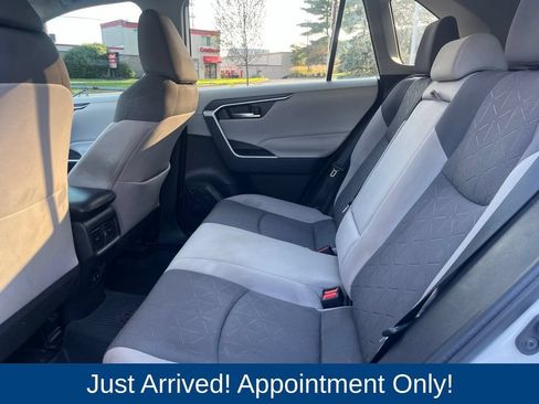 Used 2021 Toyota RAV4 XLE w/ Convenience Package AWD/4WD image 11