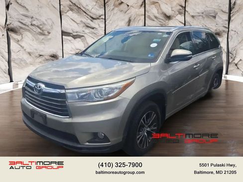 Used 2016 Toyota Highlander XLE FWD image 1