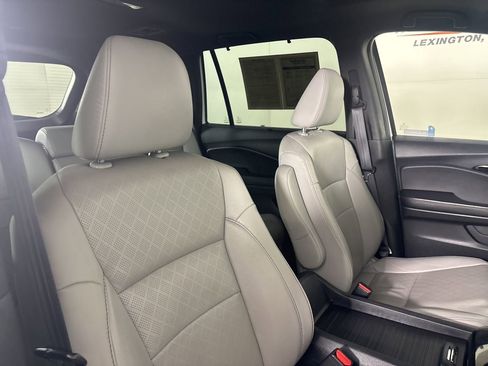 Used 2023 Honda Passport Elite image 33