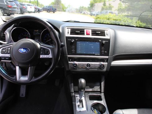Used 2017 Subaru Outback 2.5i Limited AWD/4WD image 25