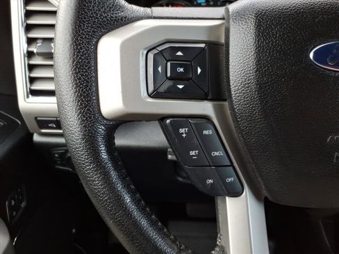 Used 2015 Ford F150 Lariat image 25