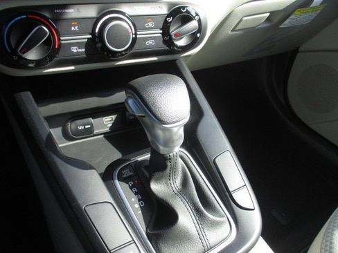 New 2025 Kia Soul LX w/ LX Technology Package image 20