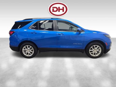 Used 2024 Chevrolet Equinox LT AWD/4WD image 2