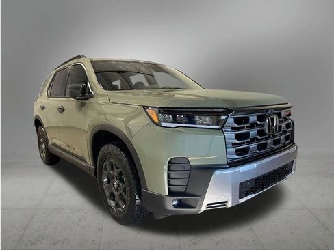 New 2026 Honda Pilot TrailSport image 9