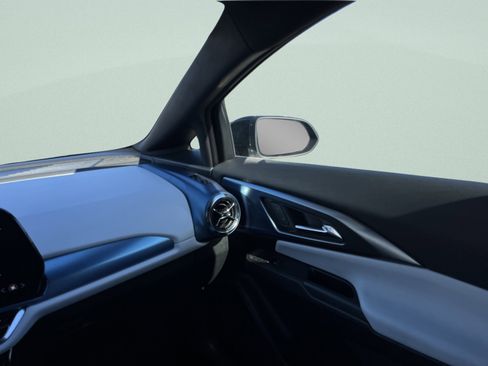 Used 2025 Chevrolet Equinox EV LT image 29