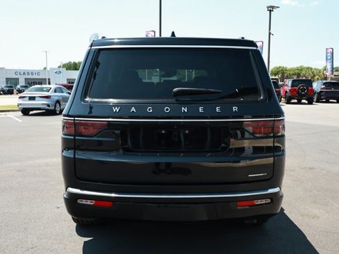 Used 2024 Jeep Wagoneer Series II w/ Flexible Seating Group RWD image 7