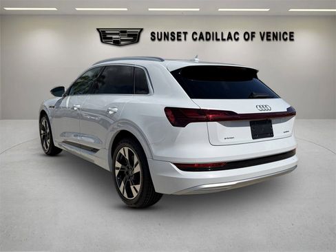 Used 2022 Audi e-tron Premium image 5