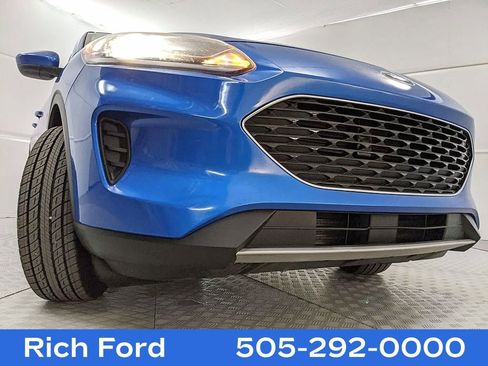 Used 2021 Ford Escape SE w/ Cold Weather Package image 24