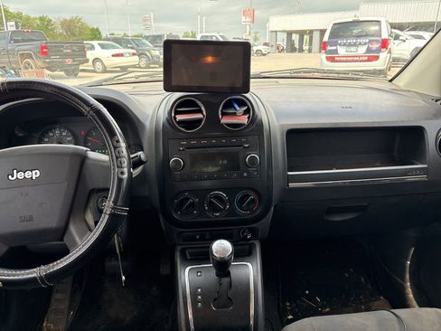 Used 2009 Jeep Compass Sport image 13