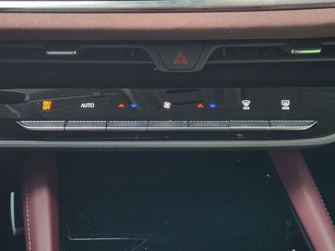 Used 2025 Buick Envision Sport Touring image 18