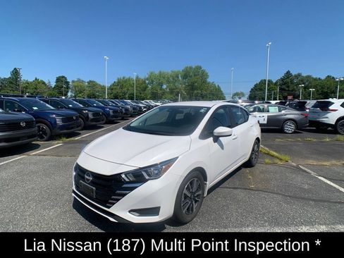 Used 2024 Nissan Versa SV w/ Trunk Package FWD image 8