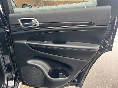 Used 2022 Jeep Grand Cherokee Limited image 13