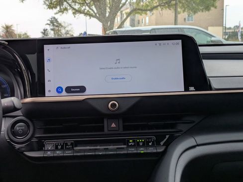 Certified 2023 Toyota Crown Limited image 15