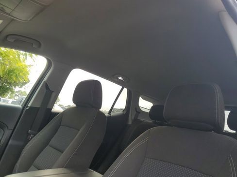 Used 2024 GMC Terrain SLE image 27