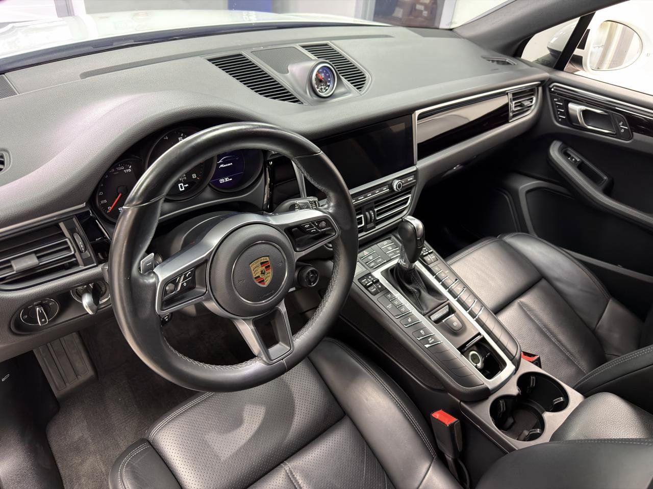 Used 2021 Porsche Macan AWD/4WD image 24