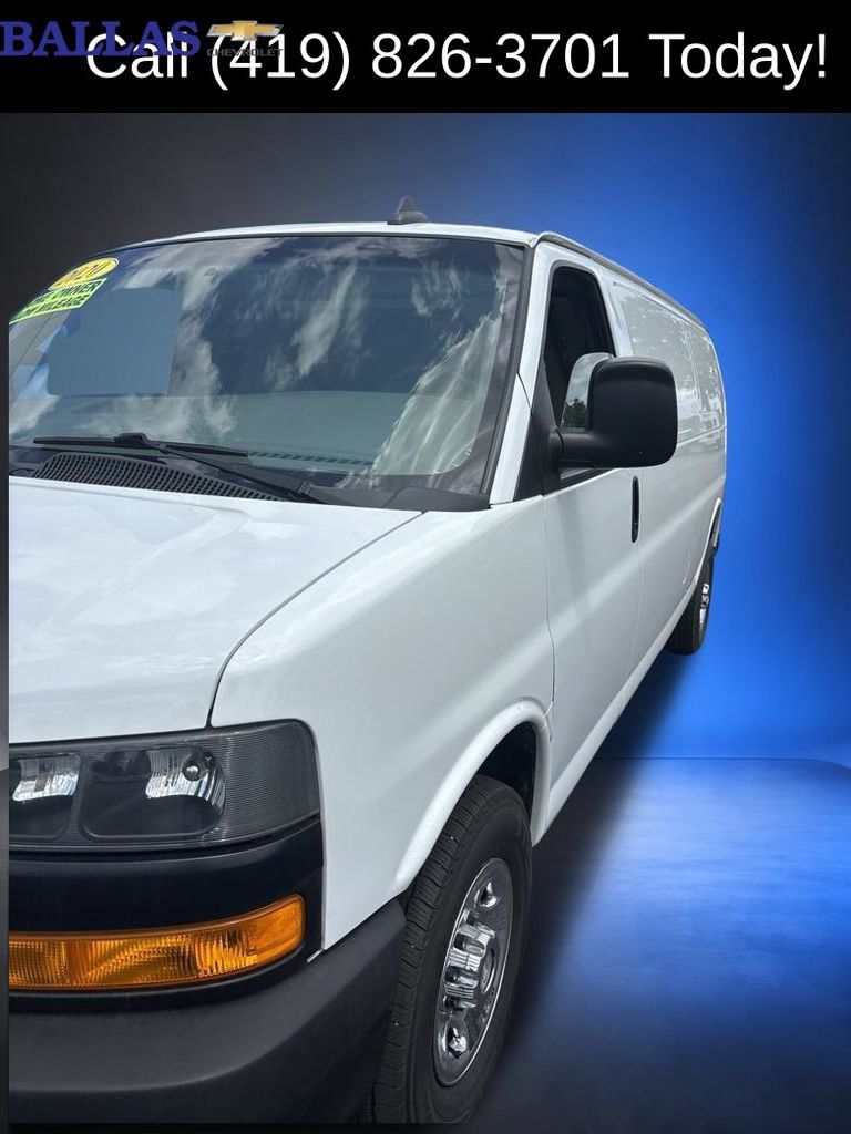 Used 2020 Chevrolet Express 2500 Extended RWD image 2