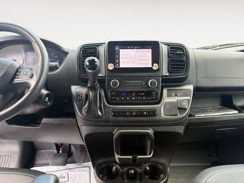 Used 2025 RAM ProMaster 2500 w/ Convenience Group FWD image 11