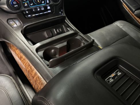 Used 2020 Chevrolet Tahoe Premier AWD/4WD image 14