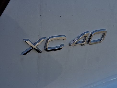 New 2026 Volvo XC40 B5 Plus w/ Protection Package Premier image 14