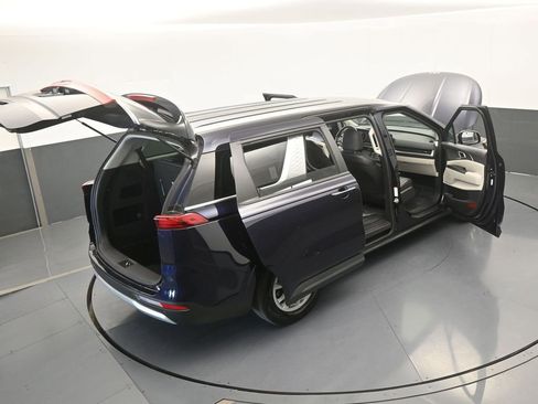 Used 2024 Kia Carnival LX FWD image 69