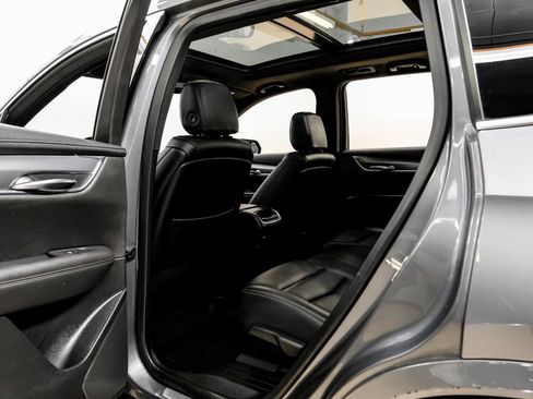 Used 2021 Cadillac XT6 Luxury FWD image 44