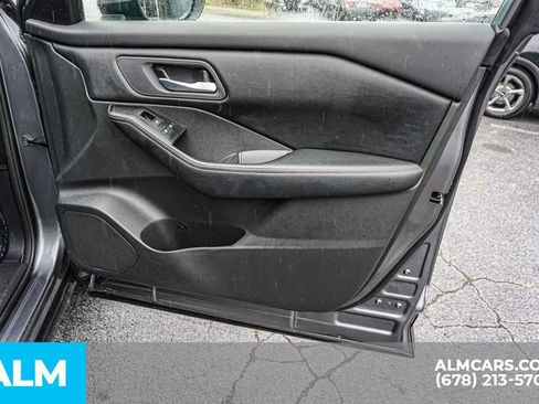 Used 2025 Nissan Rogue SV FWD image 50
