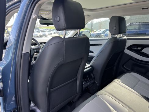 Certified 2025 Land Rover Range Rover Evoque Dynamic SE image 31