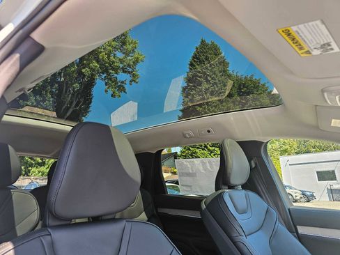 New 2025 Volvo EX90 Plus image 11