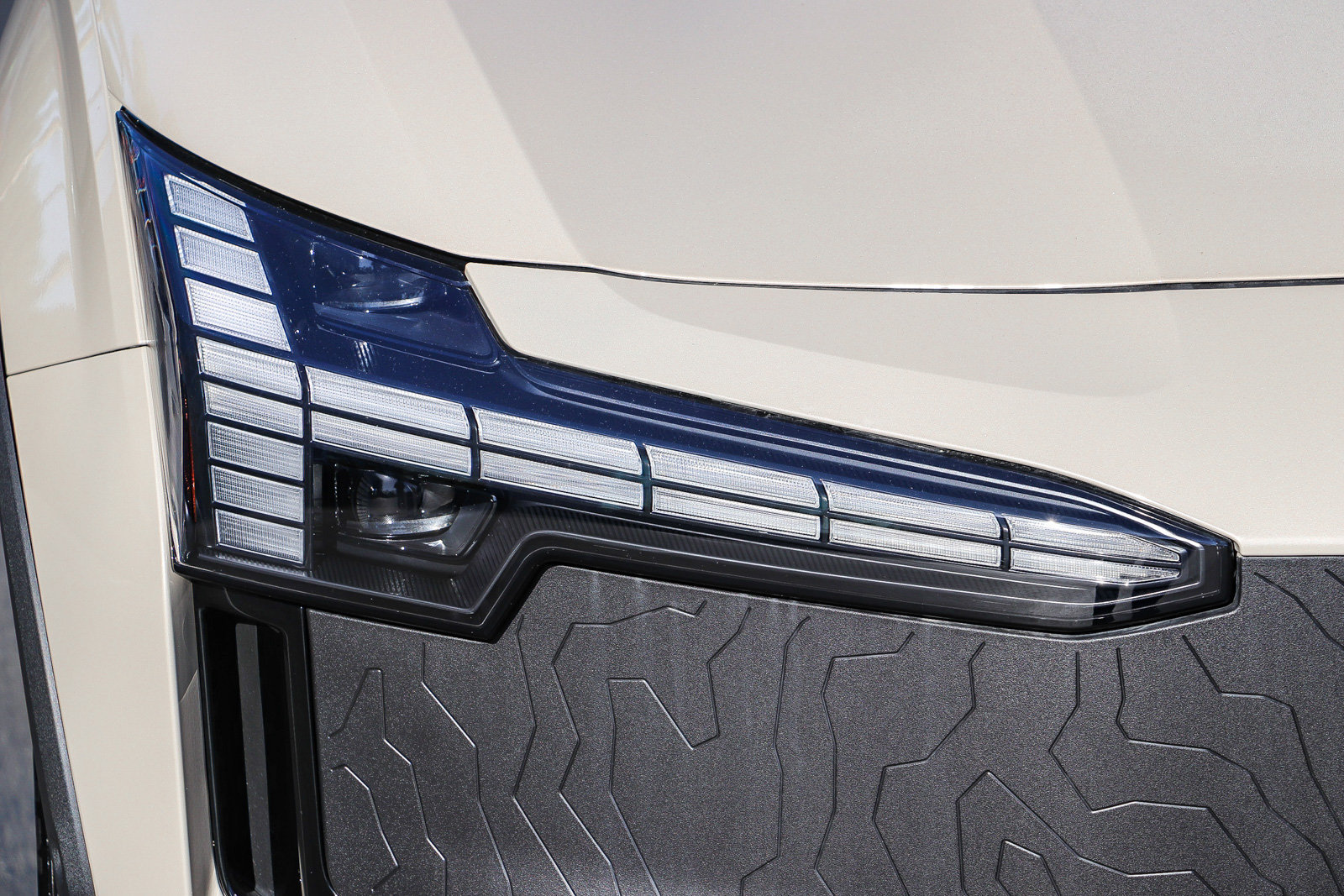 New 2026 Volvo EX30 Cross Country Ultra AWD/4WD image 4