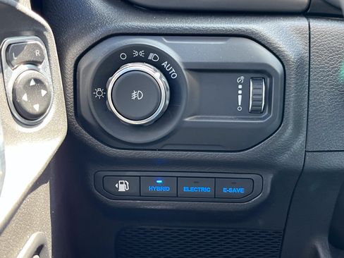 Used 2023 Jeep Wrangler Unlimited w/ Sun & Screen Package AWD/4WD image 41