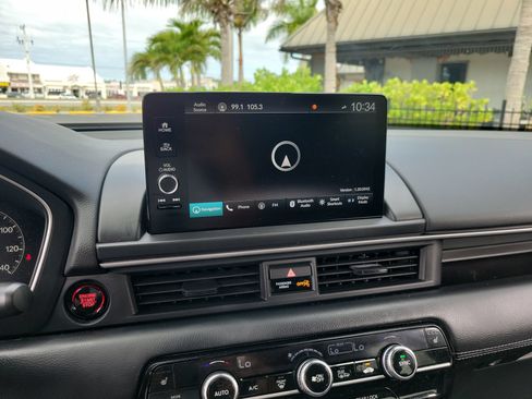 Used 2025 Honda Pilot Touring image 25