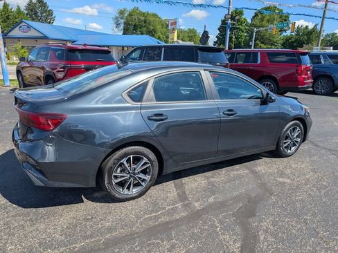 Used 2024 Kia Forte LXS FWD image 8