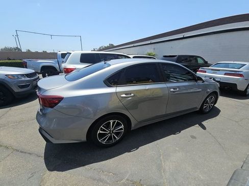Used 2023 Kia Forte LXS FWD image 3