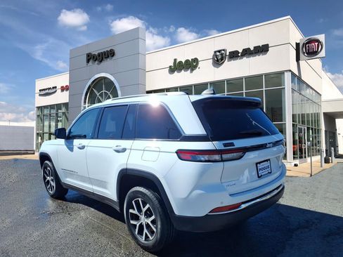 Used 2024 Jeep Grand Cherokee Limited image 3