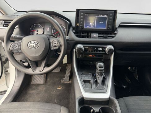 Used 2019 Toyota RAV4 LE image 14