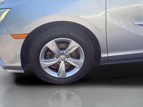 Used 2018 Honda Odyssey EX image 24