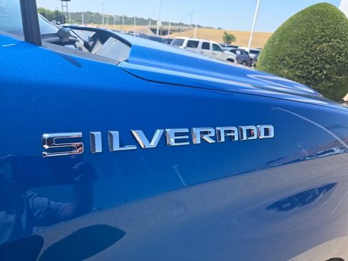 Used 2023 Chevrolet Silverado 1500 LT RWD image 6