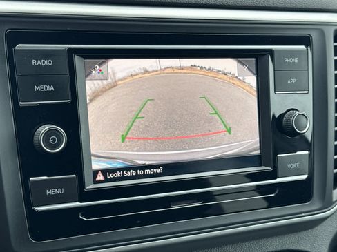 Used 2021 Volkswagen Atlas Cross Sport S image 19